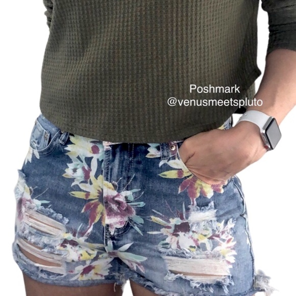 Almost Famous Floral Denim Cut Off Shorts Sz 5 Jrs High Rise 28" Waist